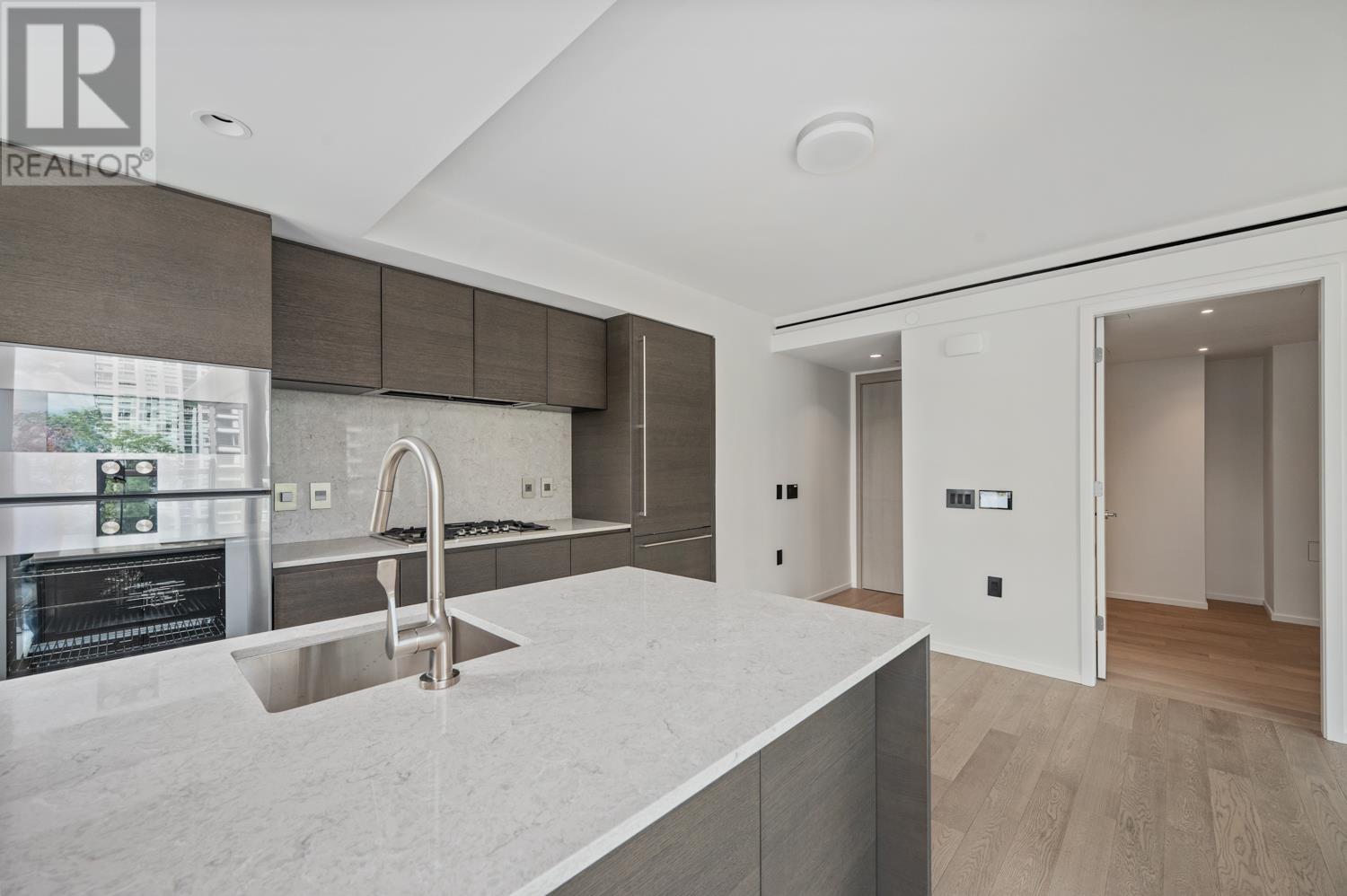 90X 1408 ROBSON STREET, vancouver, British Columbia V6G0E6