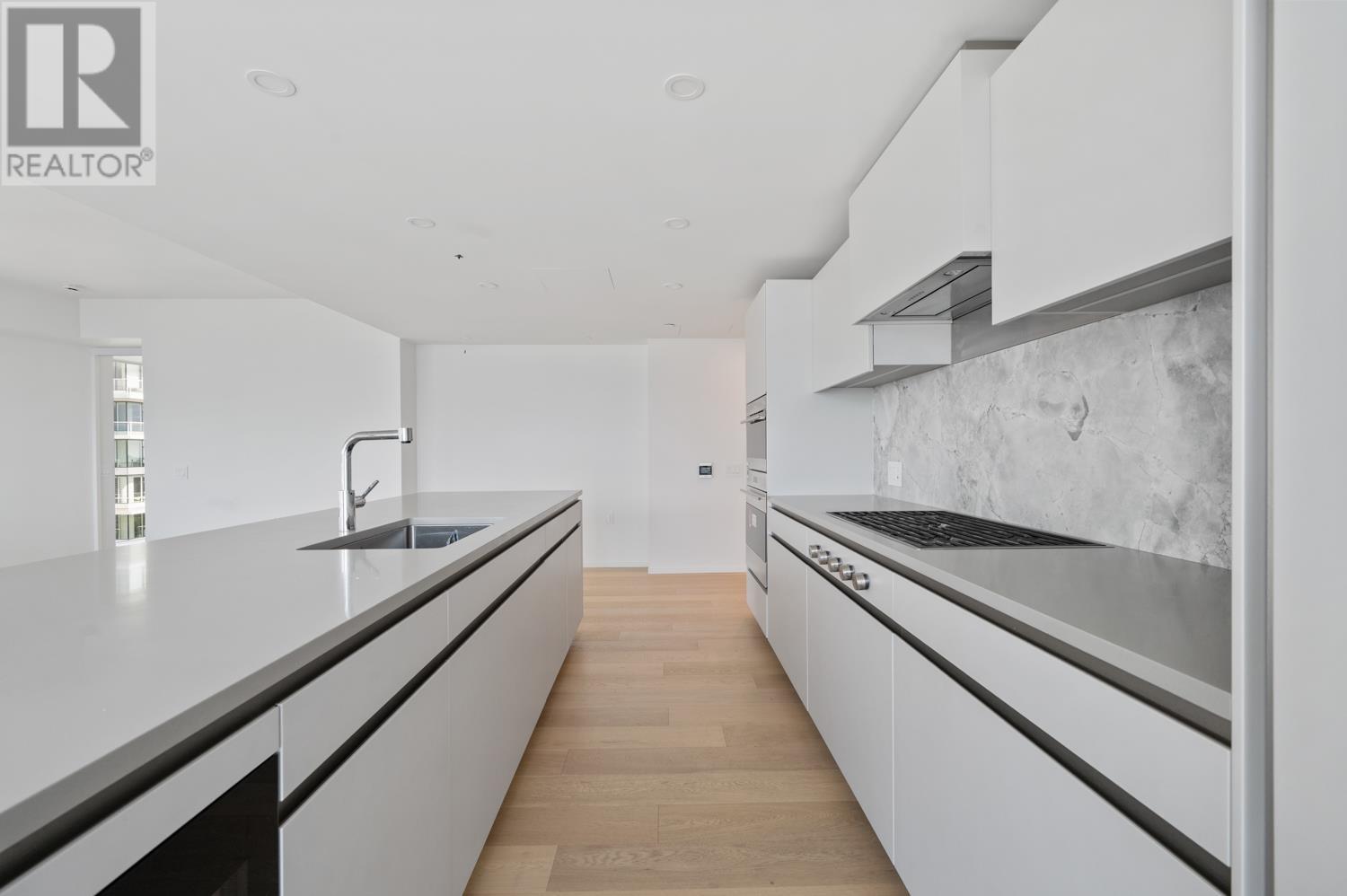 360x 889 Pacific Street, Vancouver, British Columbia  V6Z 1C3 - Photo 5 - R3008627