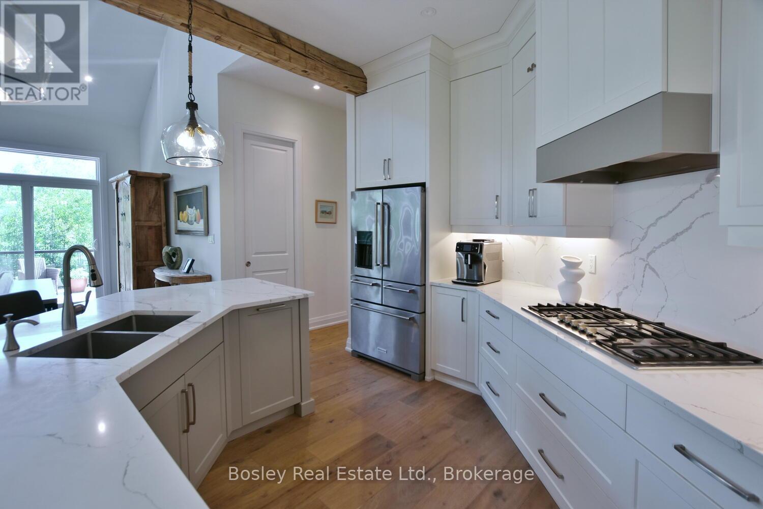 148 Timber Lane, Blue Mountains, Ontario  N0H 2P0 - Photo 11 - X12263219