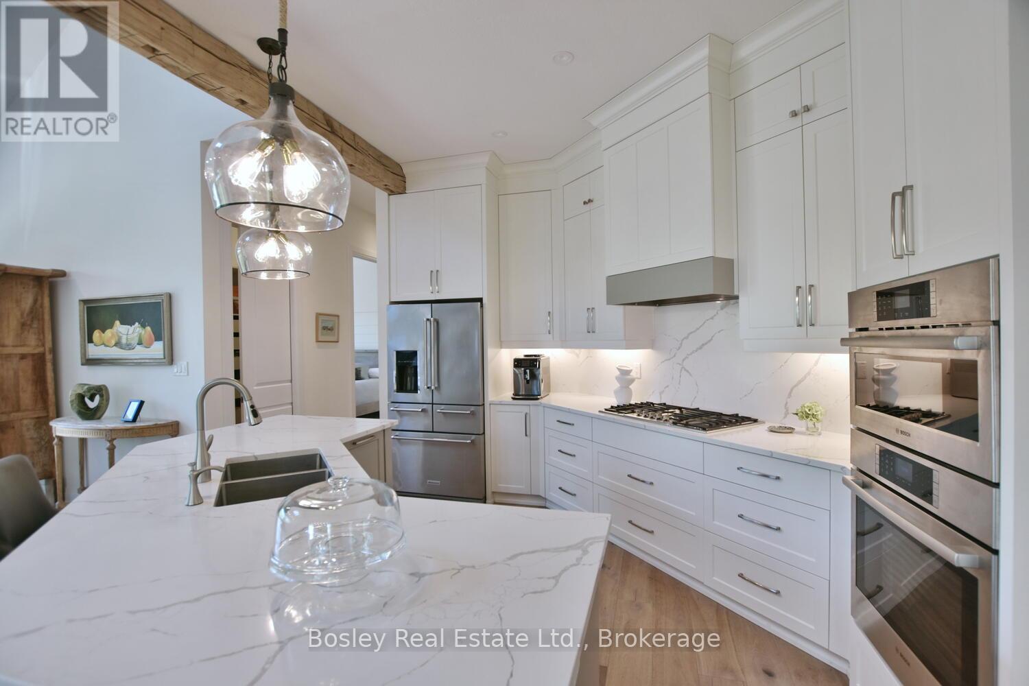 148 Timber Lane, Blue Mountains, Ontario  N0H 2P0 - Photo 8 - X12263219