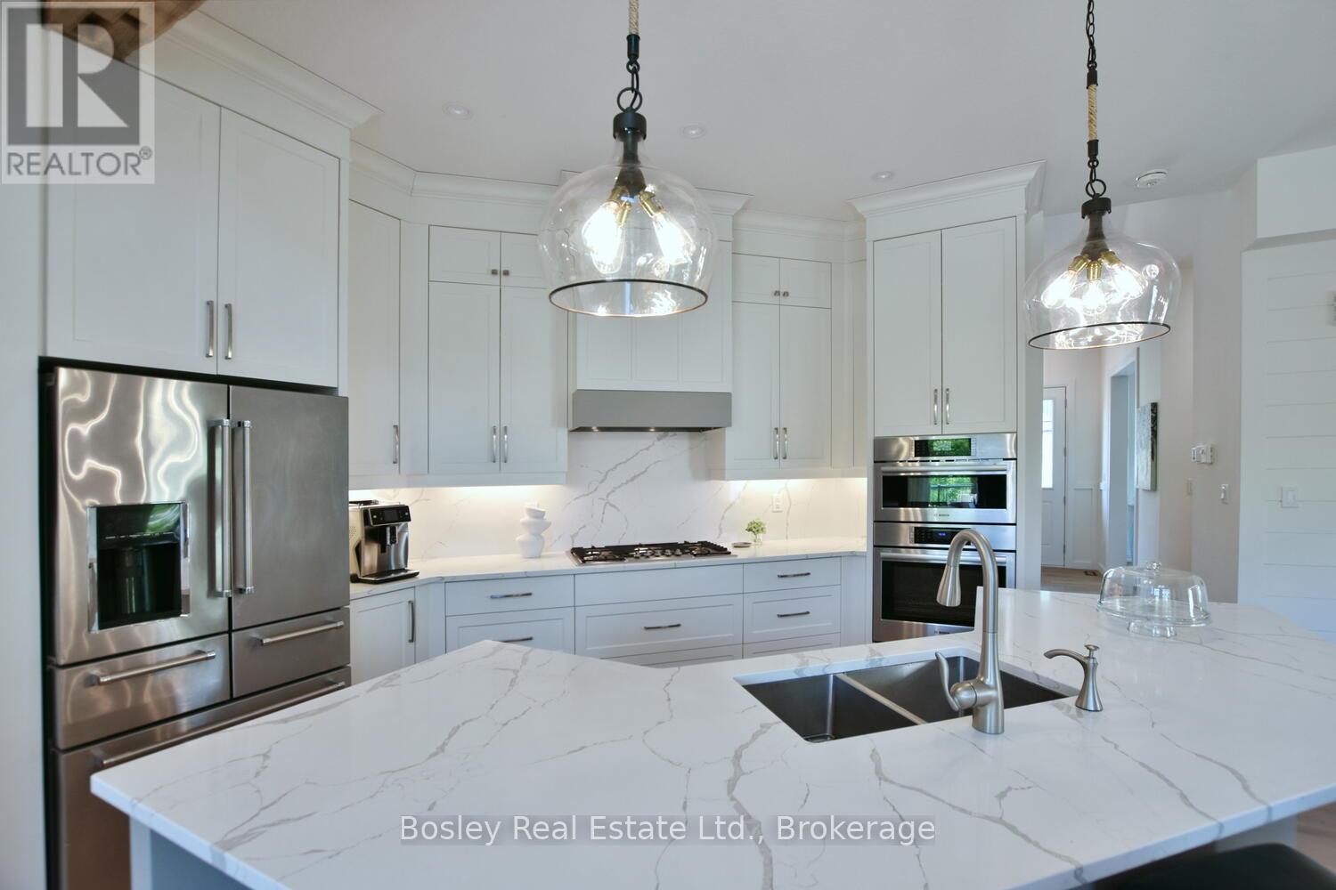 148 Timber Lane, Blue Mountains, Ontario  N0H 2P0 - Photo 9 - X12263219