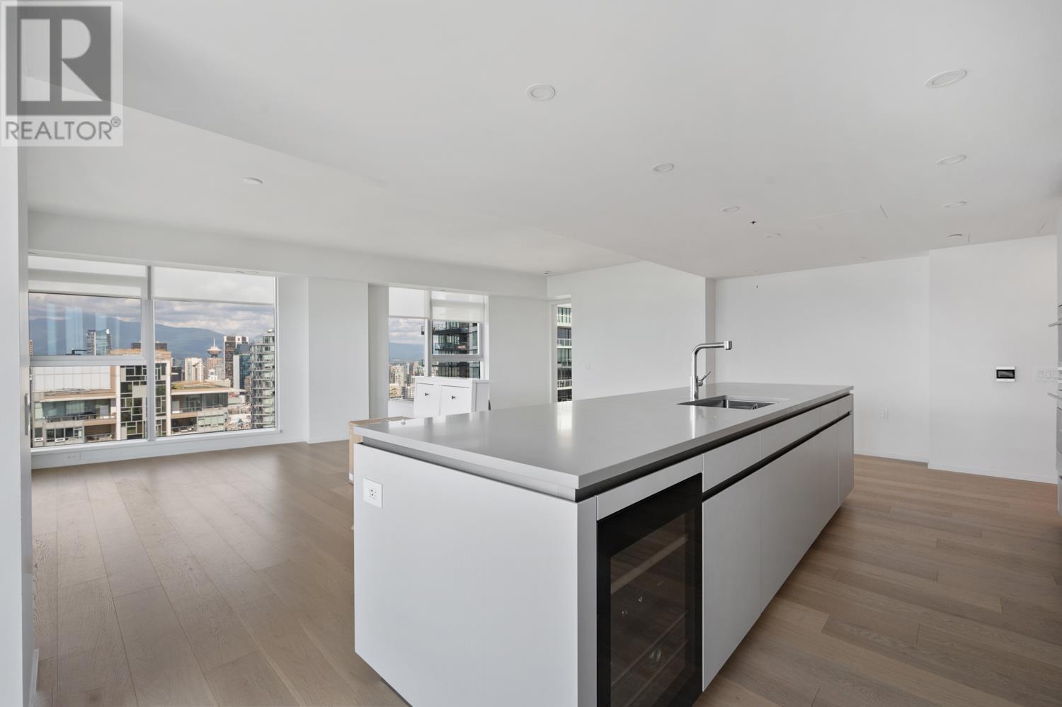 360x 889 Pacific Street, Vancouver, British Columbia  V6Z 1C3 - Photo 4 - R3008627