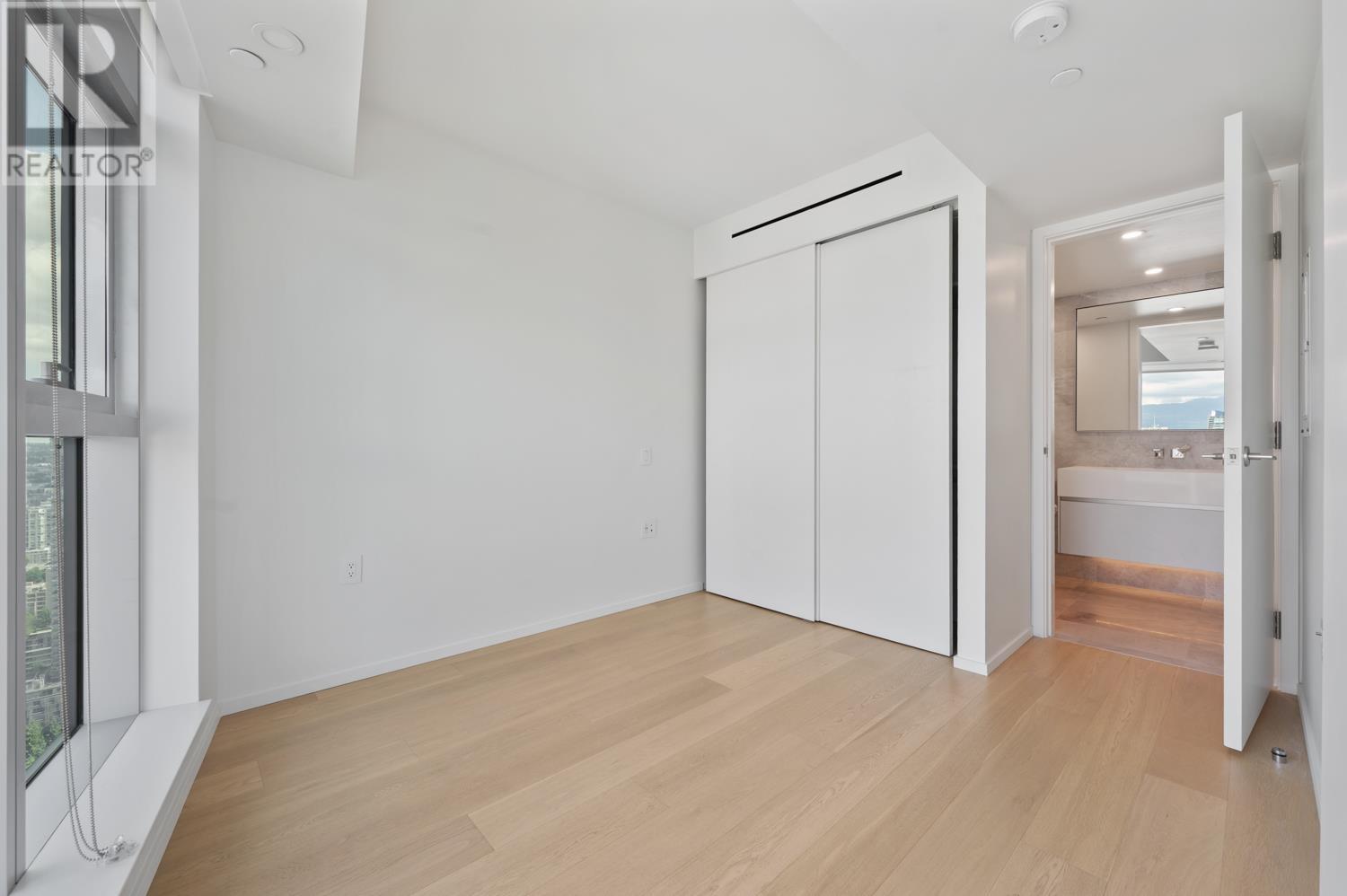 360x 889 Pacific Street, Vancouver, British Columbia  V6Z 1C3 - Photo 13 - R3008627