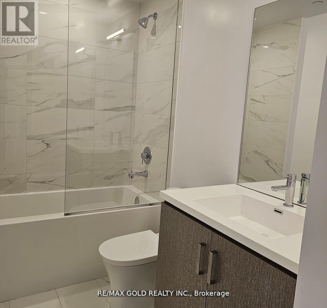 1116 - 60 Honeycrisp Crescent, Vaughan, Ontario  L4K 0N5 - Photo 4 - N12262966