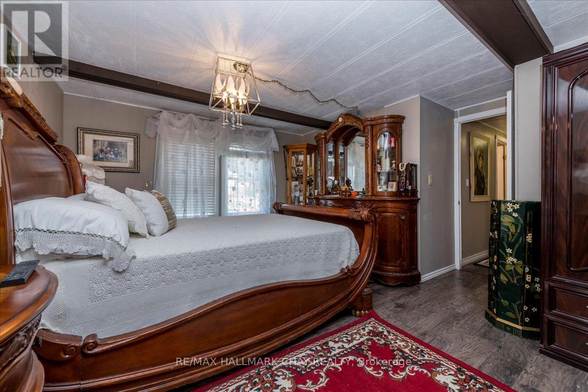 43 Linden Lane, Innisfil, Ontario  L9S 1P2 - Photo 13 - N12263052