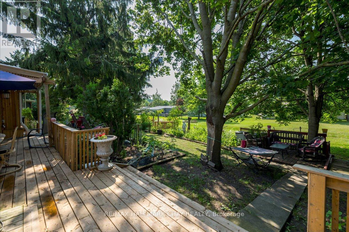 43 Linden Lane, Innisfil, Ontario  L9S 1P2 - Photo 19 - N12263052