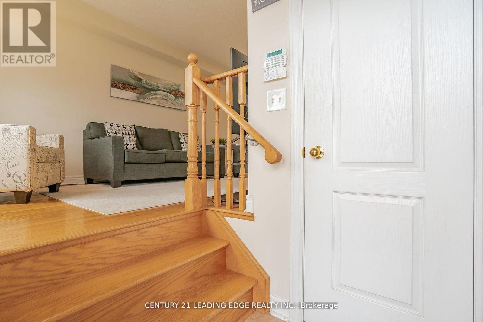 Property at 488 RIVERLANDS AVENUE image 4