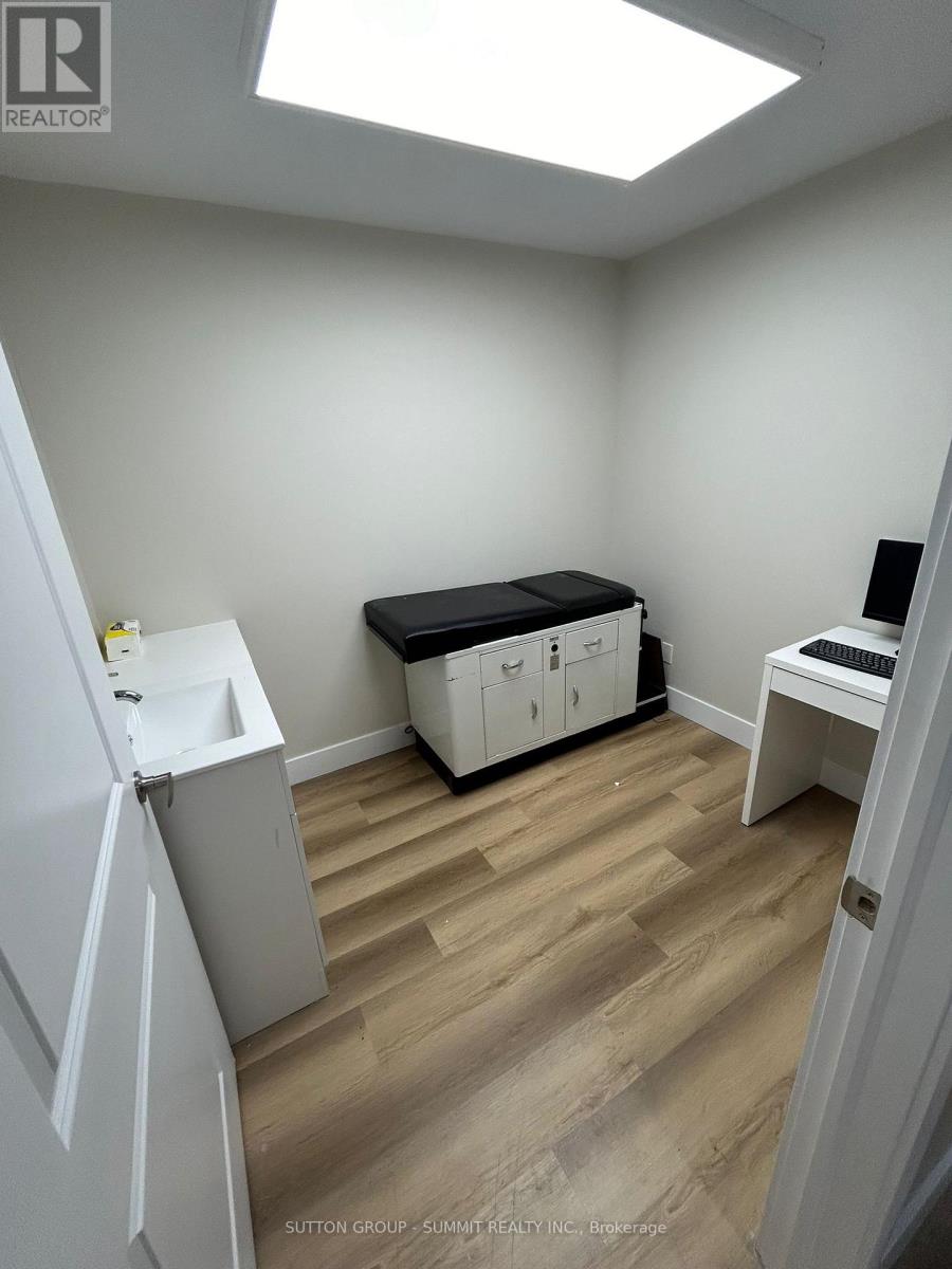 22 - 1118 Centre Street, Vaughan, Ontario  L4J 7R9 - Photo 5 - N12263060