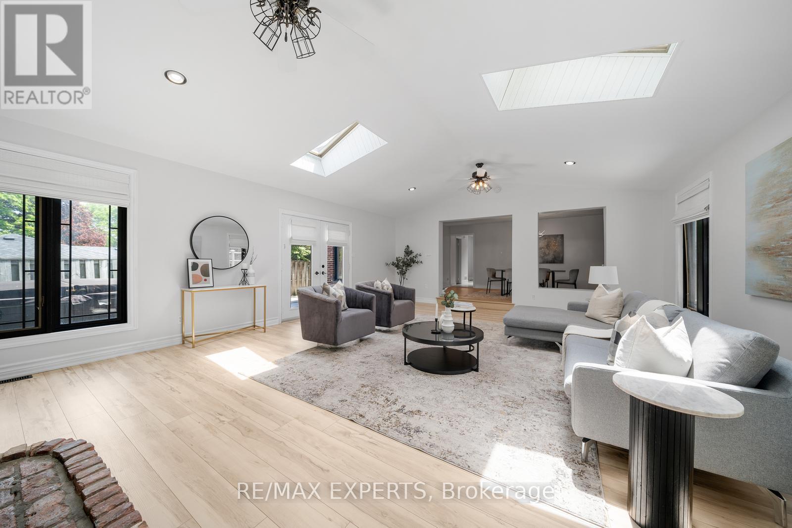 Property at 17 PATRICIAN COURT image 2