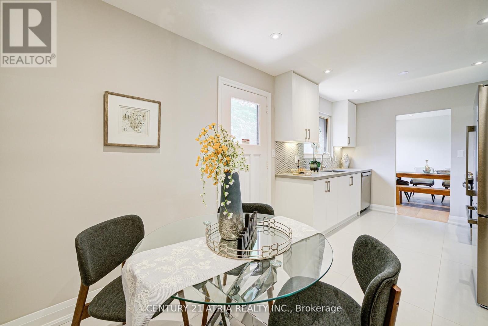 190 Romfield Circuit, Markham, Ontario  L3T 3J1 - Photo 14 - N12263112