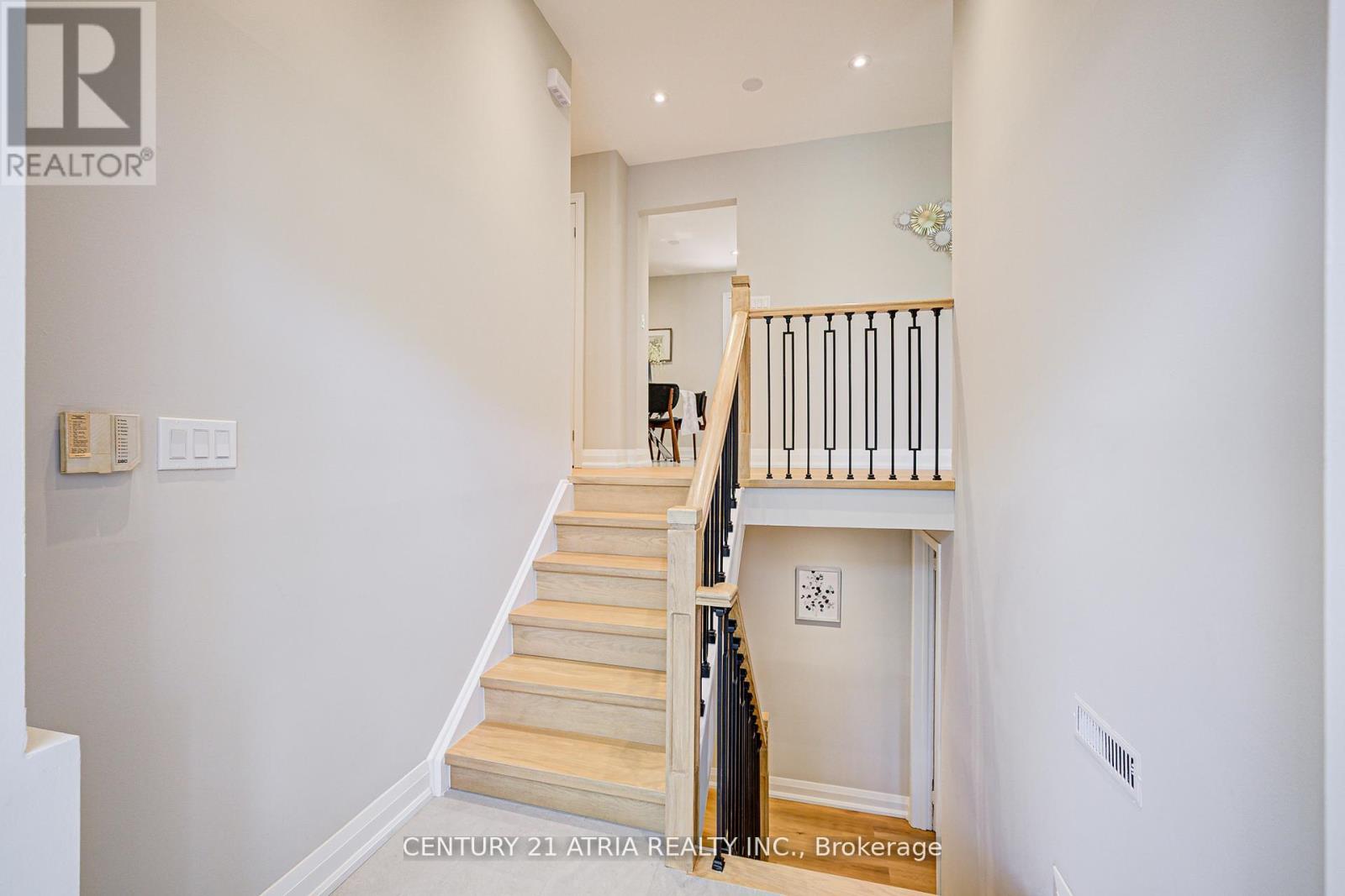 Property at 190 ROMFIELD CIRCUIT image 4