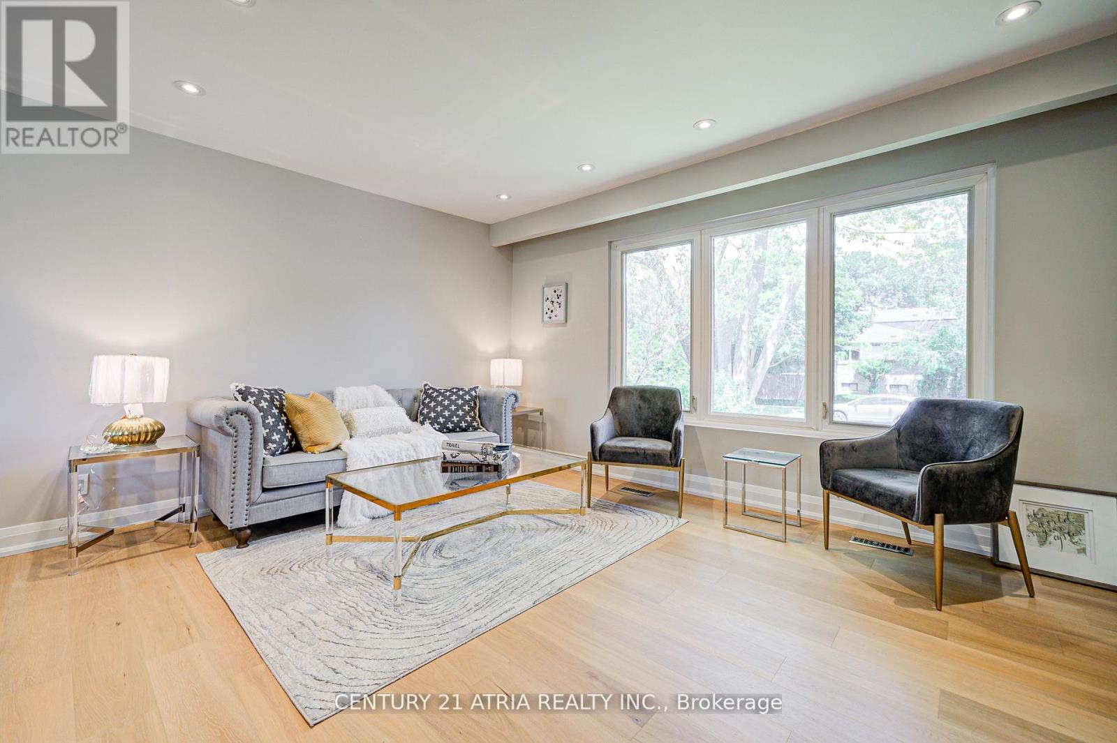 190 Romfield Circuit, Markham, Ontario  L3T 3J1 - Photo 7 - N12263112