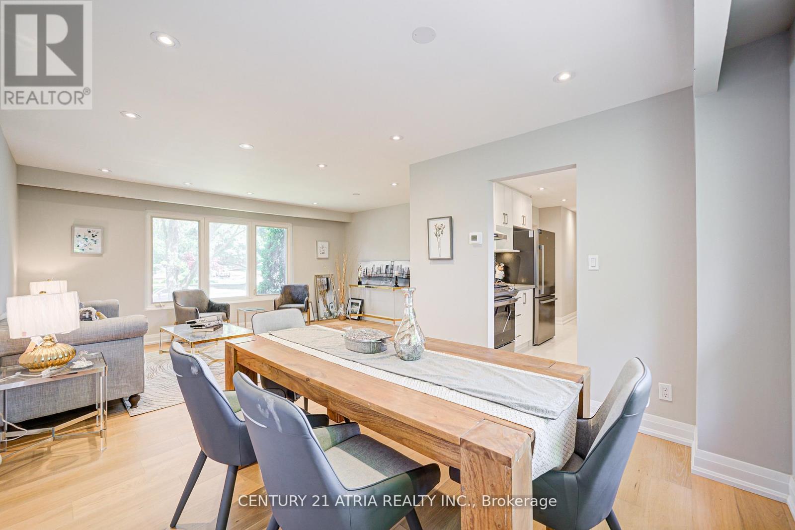 190 Romfield Circuit, Markham, Ontario  L3T 3J1 - Photo 9 - N12263112