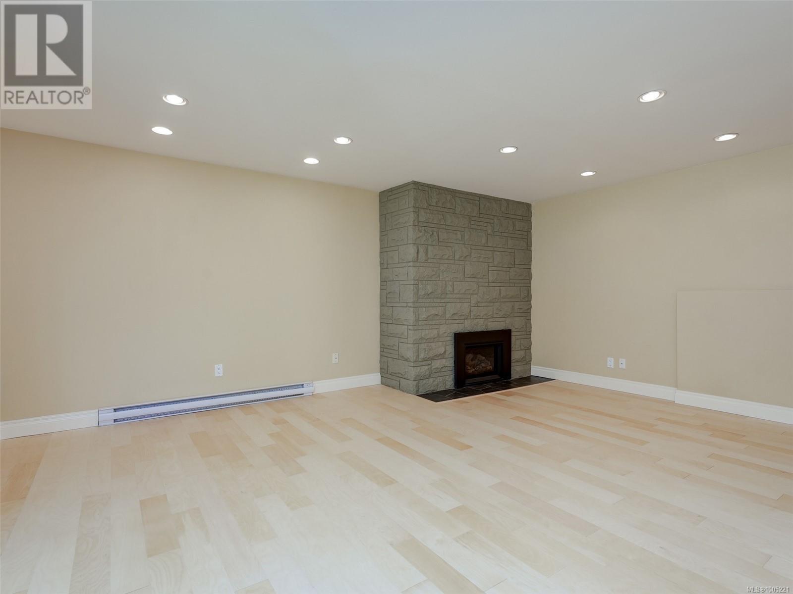 Property at 1 329 Masters Rd image 3