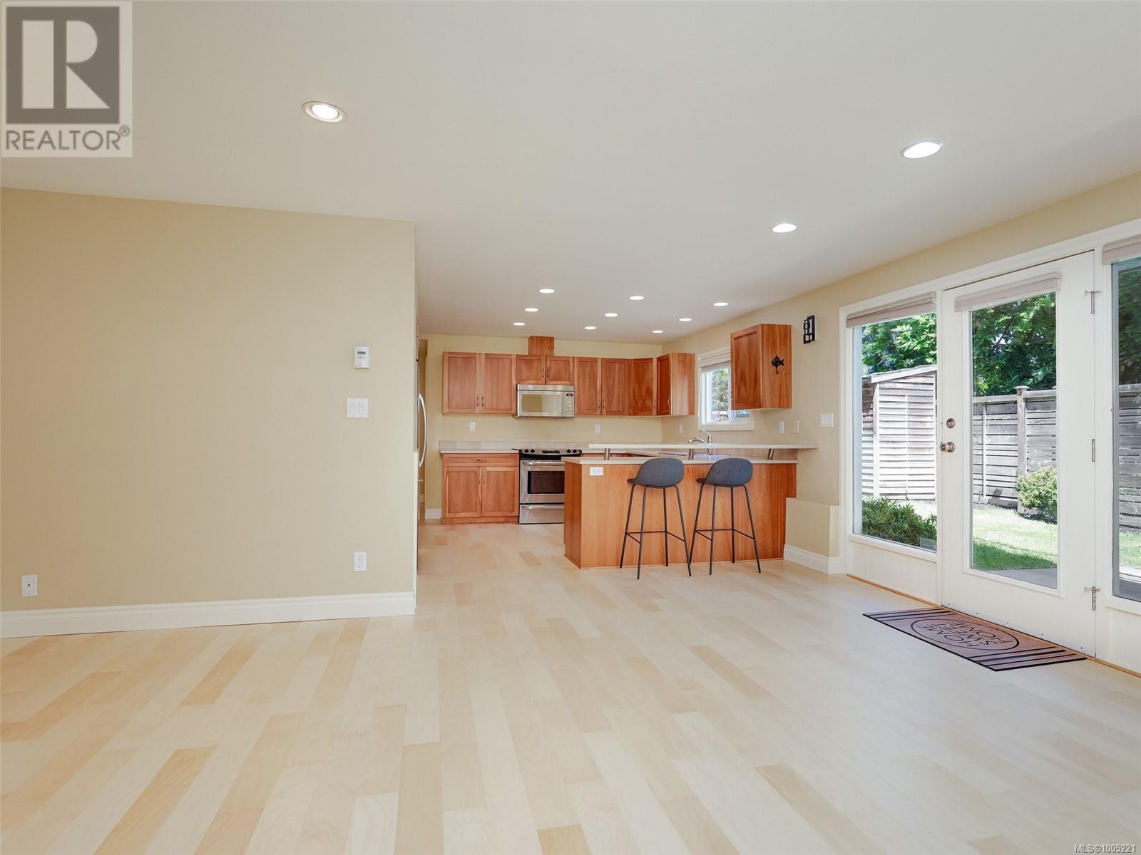 Property at 1 329 Masters Rd image 5