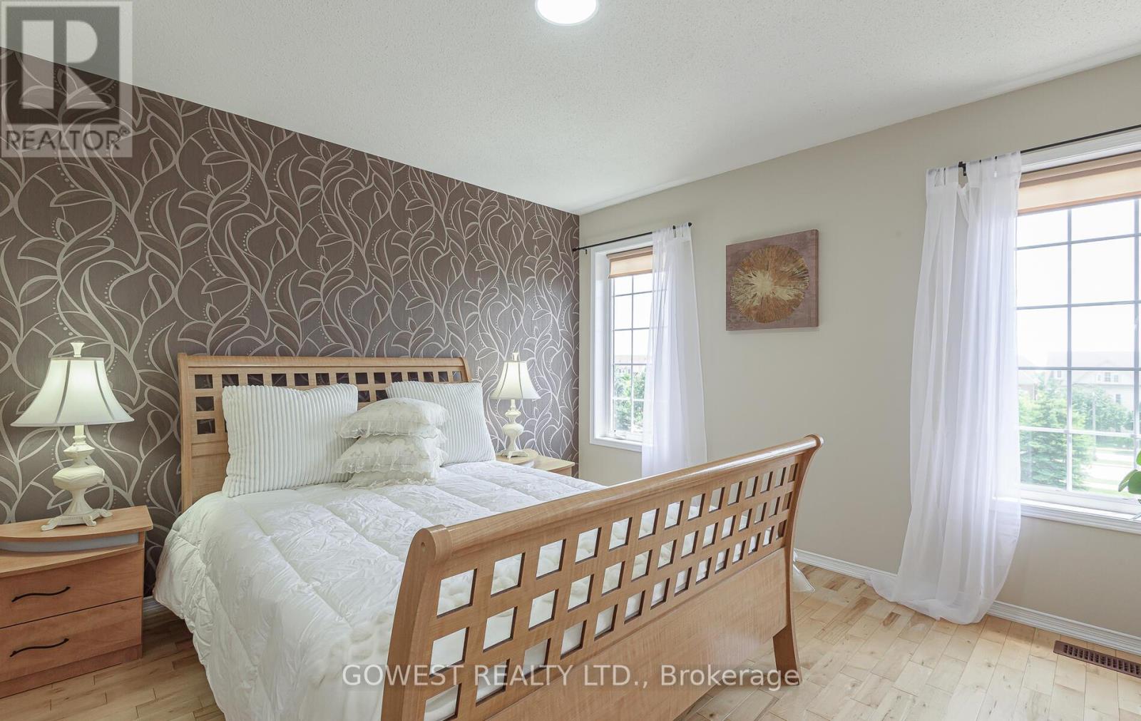 212 Roxton Road, Oakville (Ro River Oaks), Ontario  L6H 6M8 - Photo 32 - W12263016