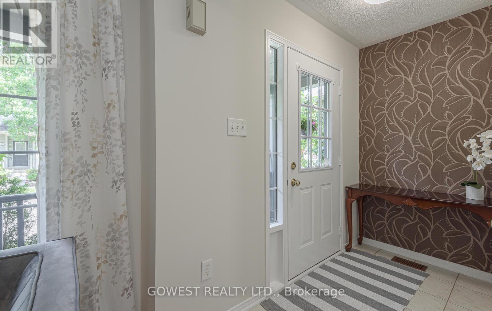 Property at 212 ROXTON ROAD image 5