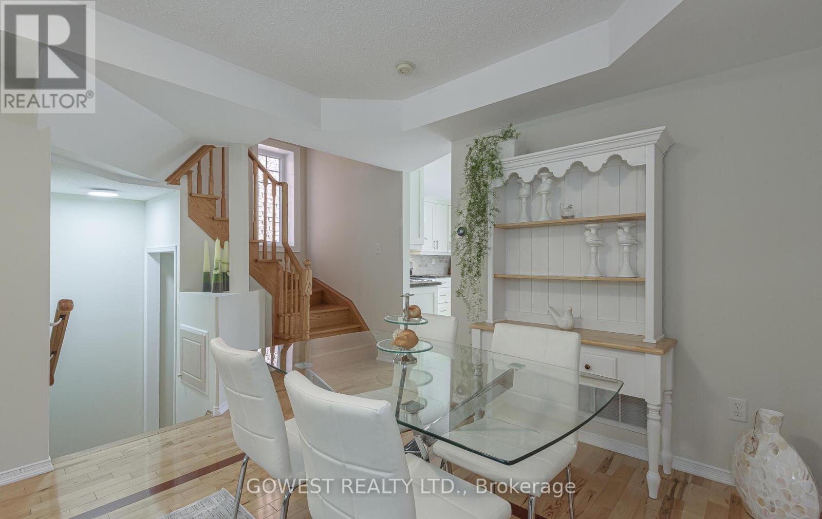 212 Roxton Road, Oakville (Ro River Oaks), Ontario  L6H 6M8 - Photo 9 - W12263016