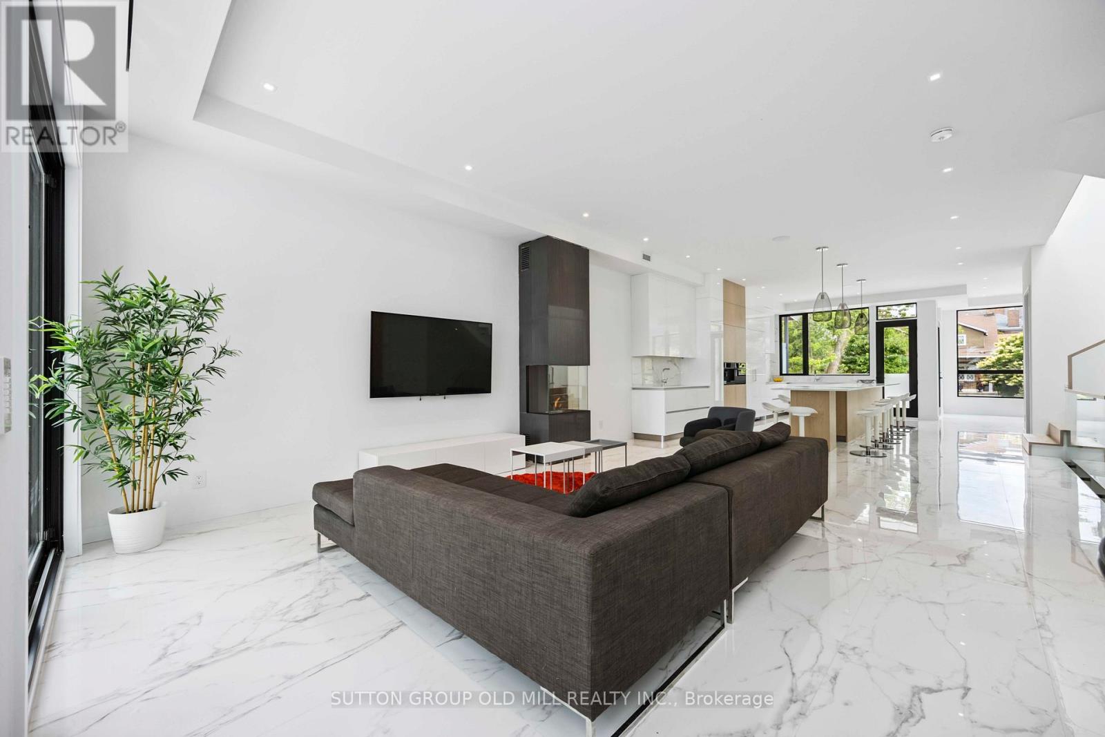 Property at 91 REGAL ROAD image 4