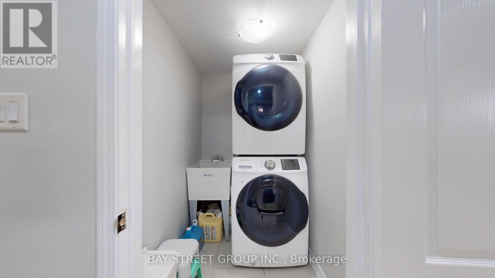 15 Macleod Street, Toronto, Ontario  M6L 2M7 - Photo 30 - W12263116