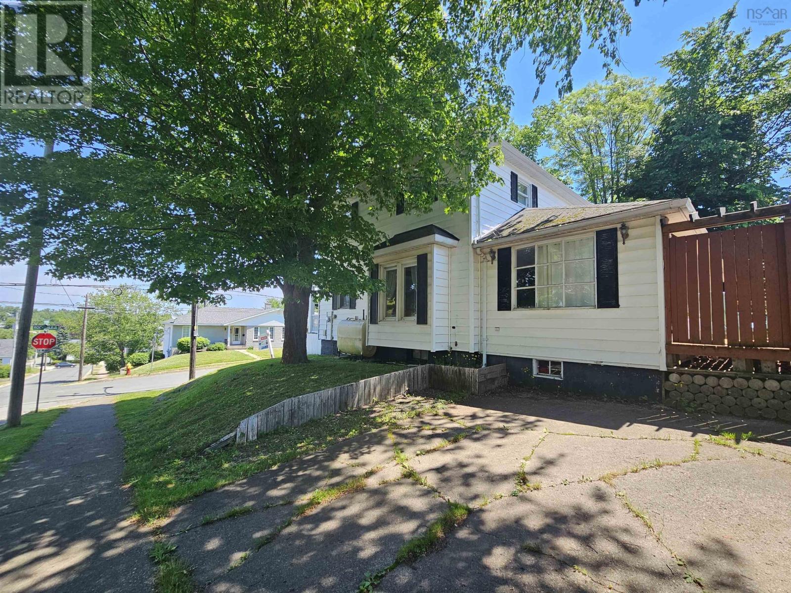 150 Rockdale Avenue, Sydney, Nova Scotia  B1P 1Z5 - Photo 4 - 202505354