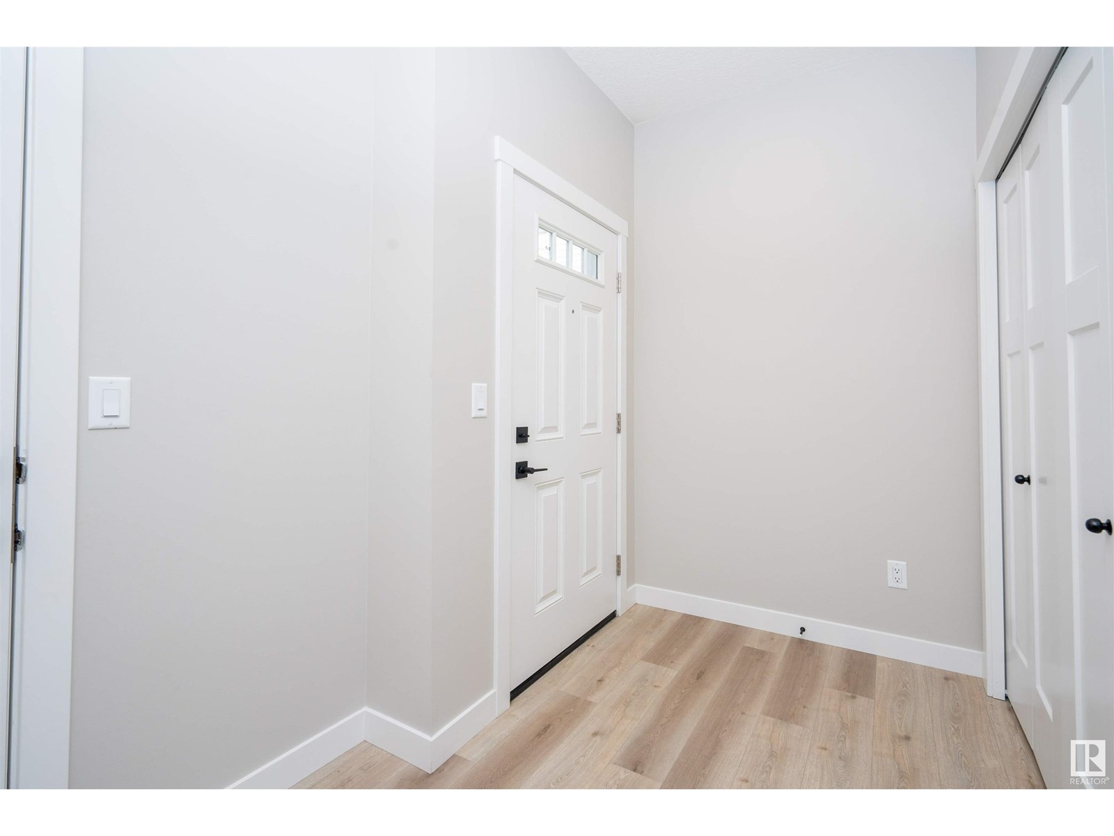 Property at 17607 48ST NW NW image 3