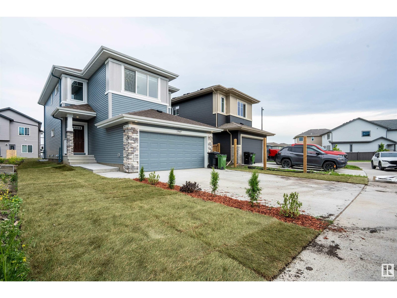 Property at 17607 48ST NW NW image 2