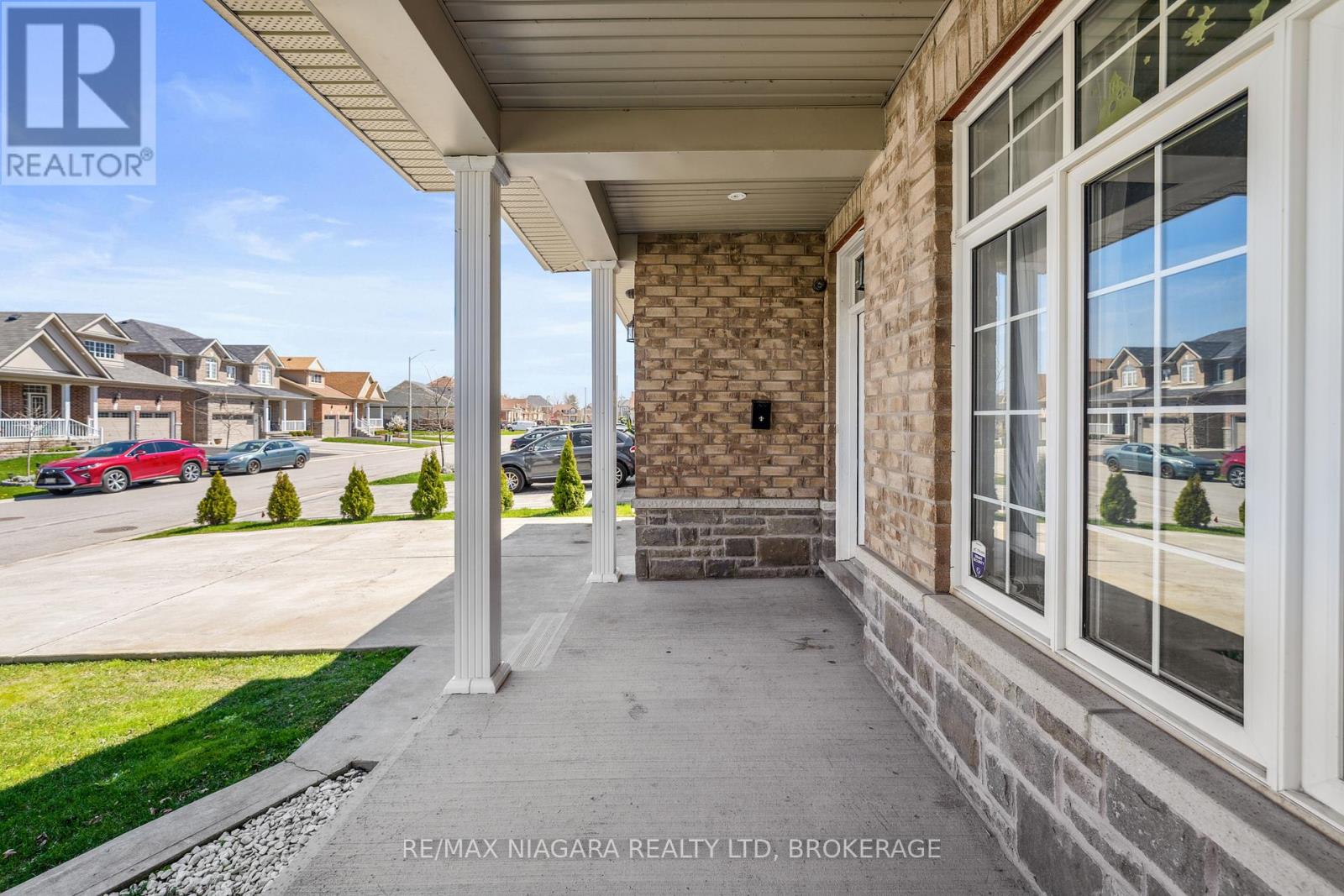 Property at 4432 CINNAMON GROVE image 3
