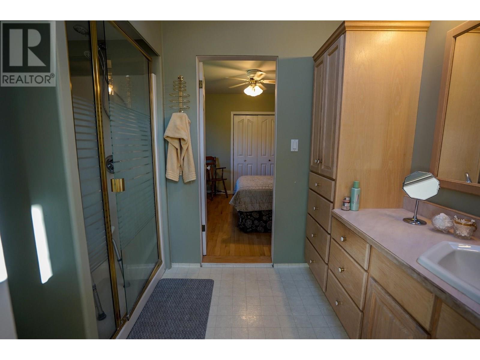 2697 Shoreacres Road, Castlegar, British Columbia  V1N 4R1 - Photo 17 - 10354770