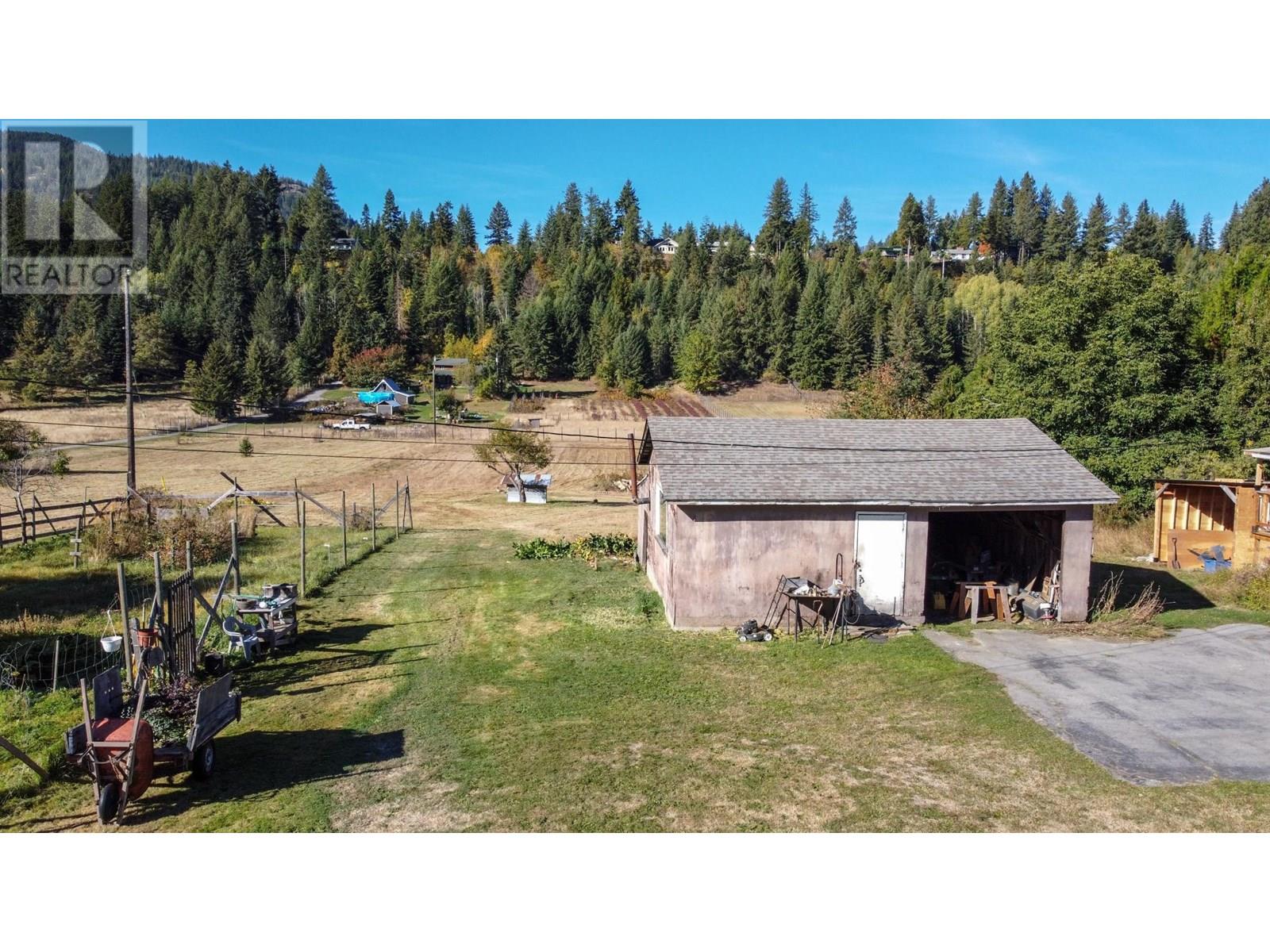 2697 Shoreacres Road, Castlegar, British Columbia  V1N 4R1 - Photo 34 - 10354770