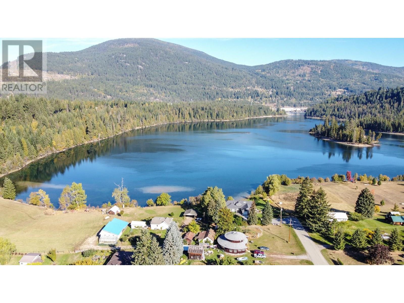 2697 Shoreacres Road, Castlegar, British Columbia  V1N 4R1 - Photo 38 - 10354770