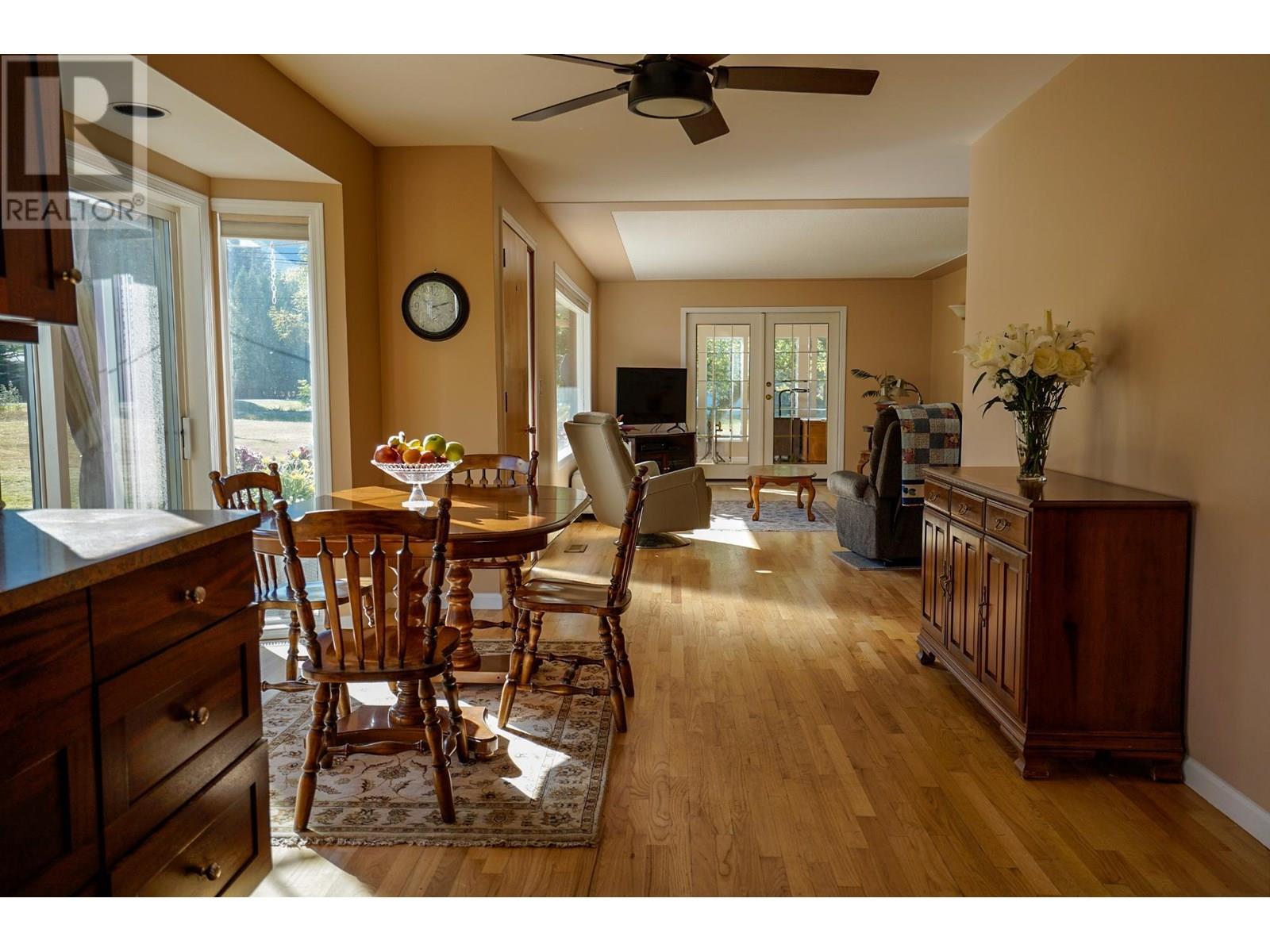 2697 Shoreacres Road, Castlegar, British Columbia  V1N 4R1 - Photo 7 - 10354770