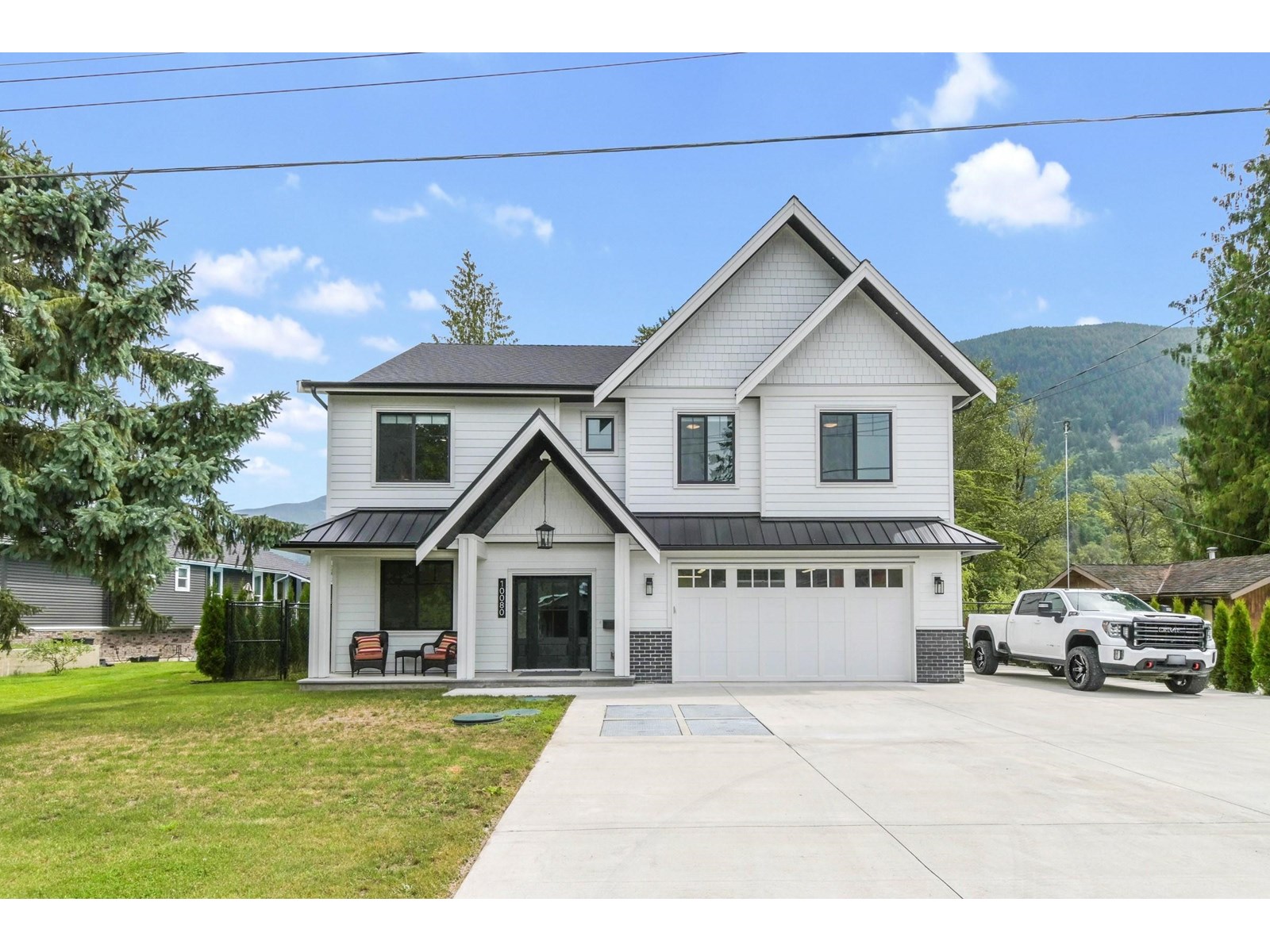 Property at 10080 MOUNTAINVIEW ROAD image 1