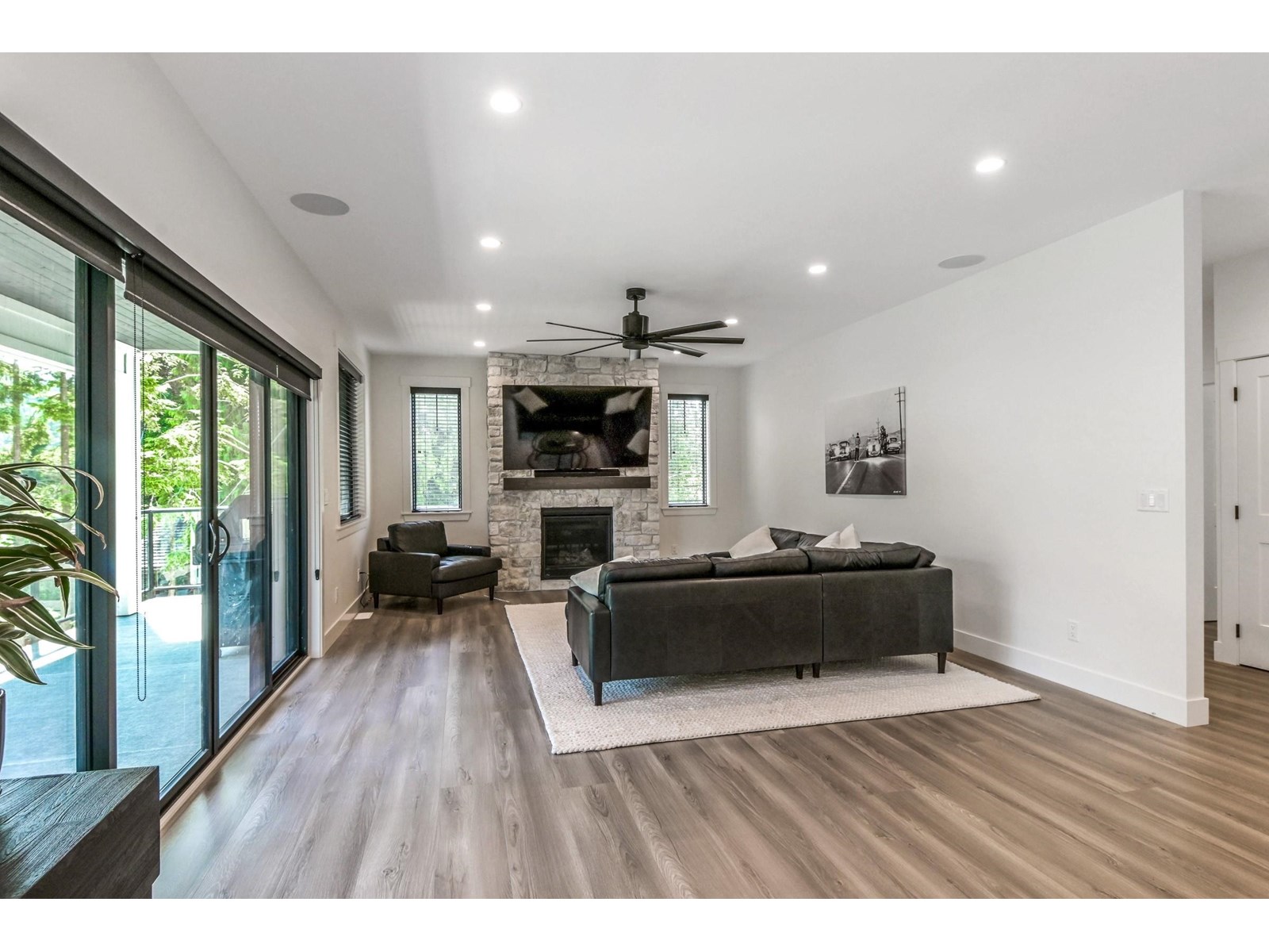 Property at 10080 MOUNTAINVIEW ROAD image 3