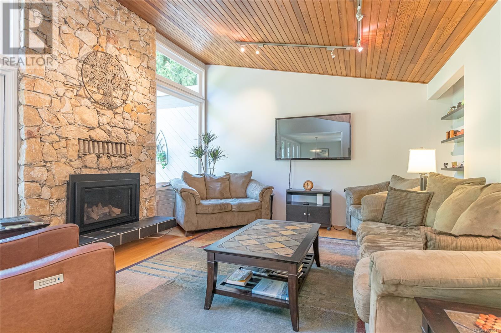 Property at 955 Ballenas Rd image 1