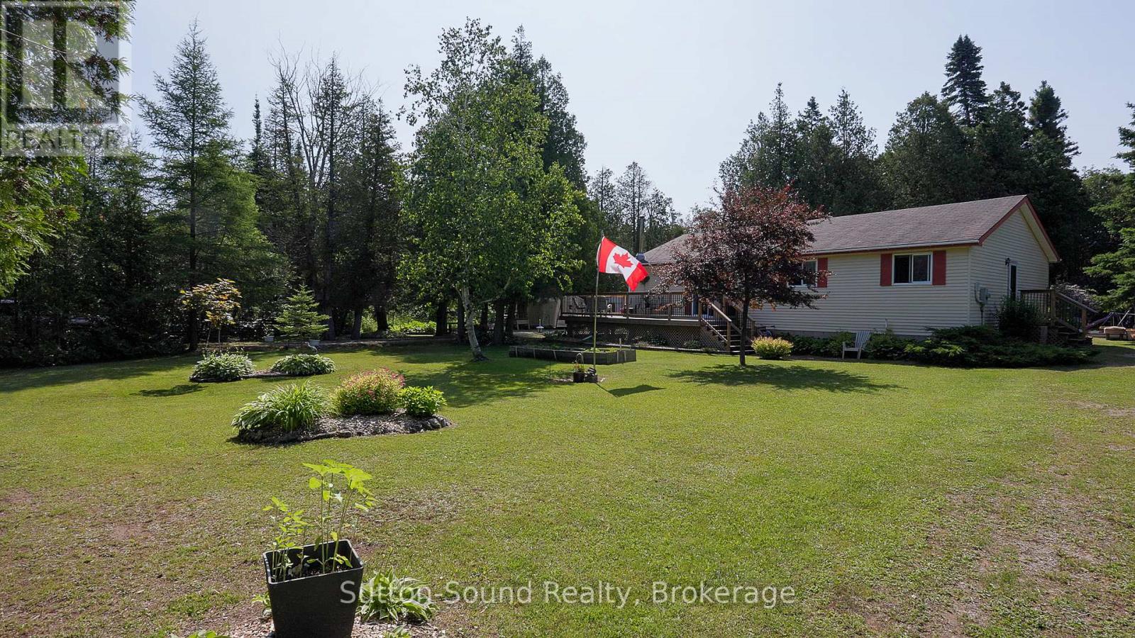 27 Whiskey Harbour Road, Northern Bruce Peninsula, Ontario  N0H 1X0 - Photo 6 - X12263310