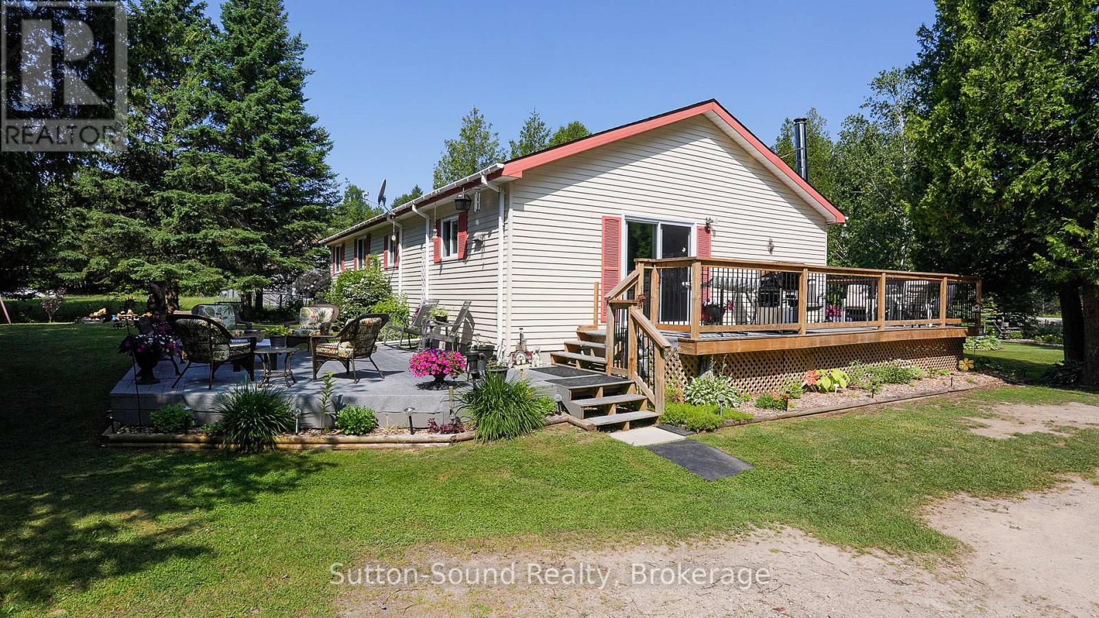 27 Whiskey Harbour Road, Northern Bruce Peninsula, Ontario  N0H 1X0 - Photo 8 - X12263310