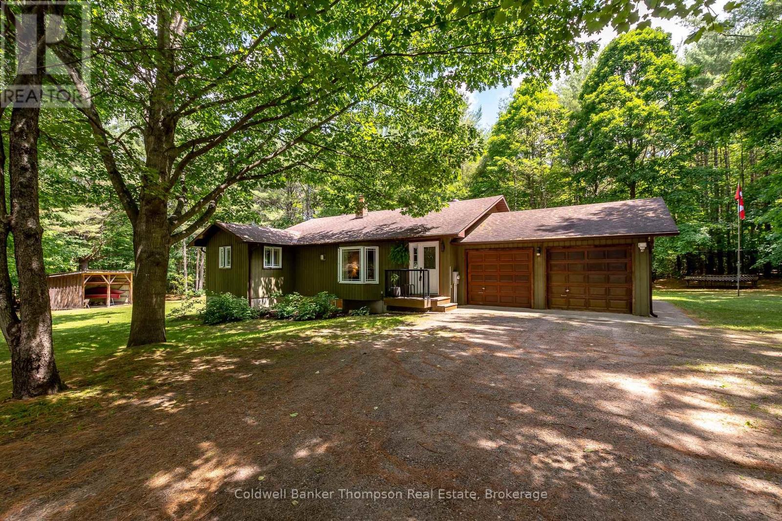 549 Greer Road, Huntsville, Ontario  P0B 1M0 - Photo 1 - X12263313