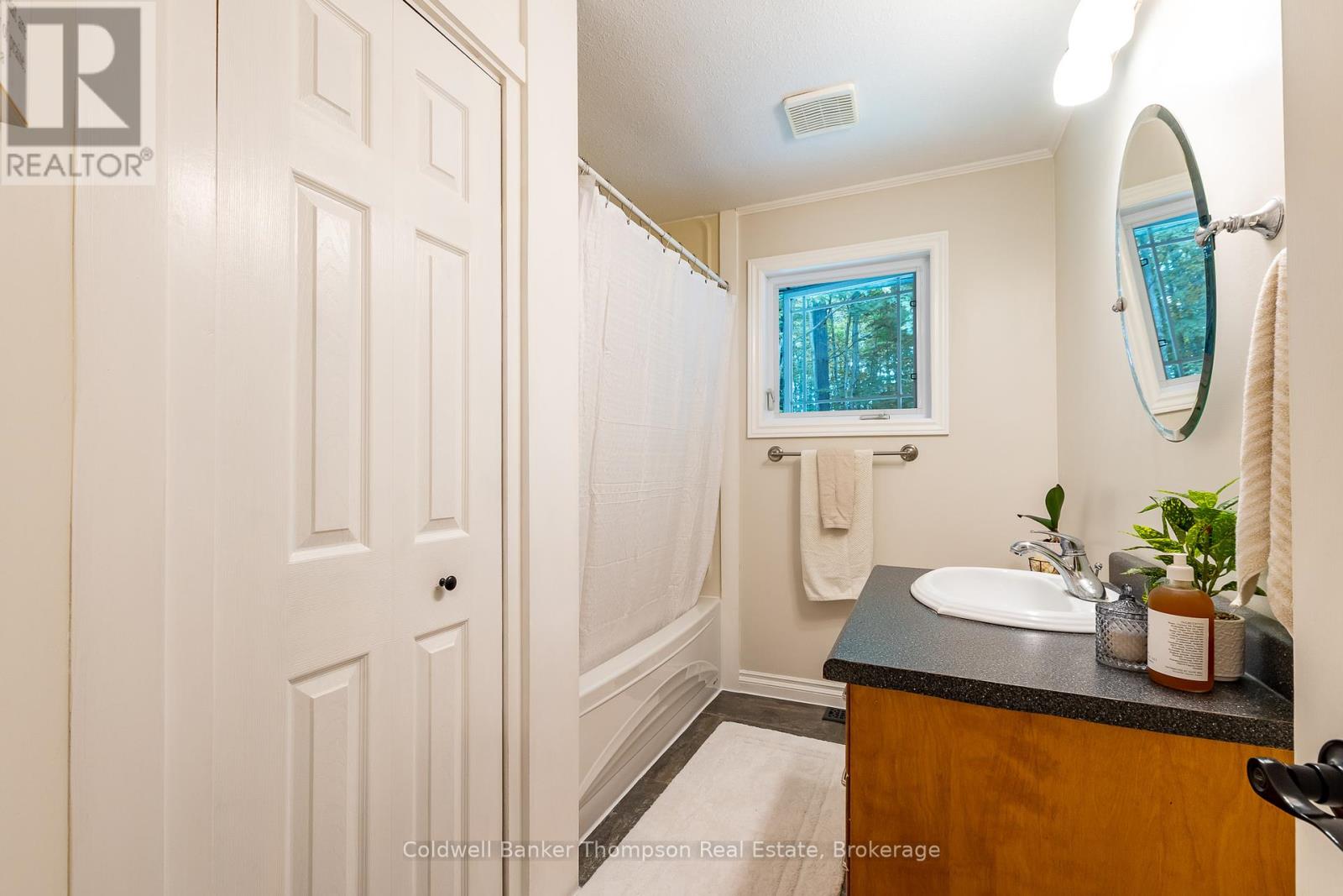 549 Greer Road, Huntsville, Ontario  P0B 1M0 - Photo 14 - X12263313