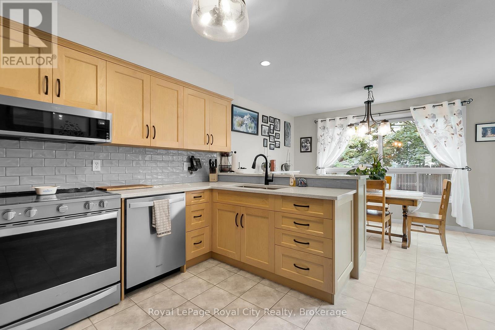 43 Hagan Avenue, Guelph, Ontario N1E 7B7 - Photo 8 - X12263333