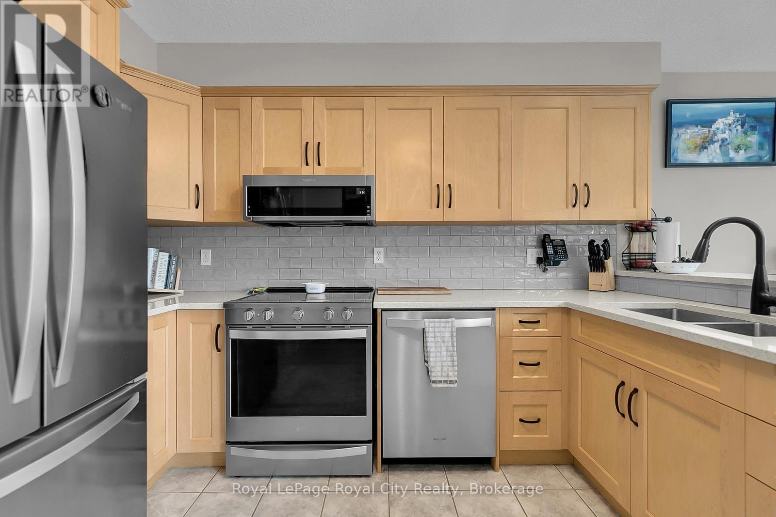 43 Hagan Avenue, Guelph, Ontario N1E 7B7 - Photo 9 - X12263333