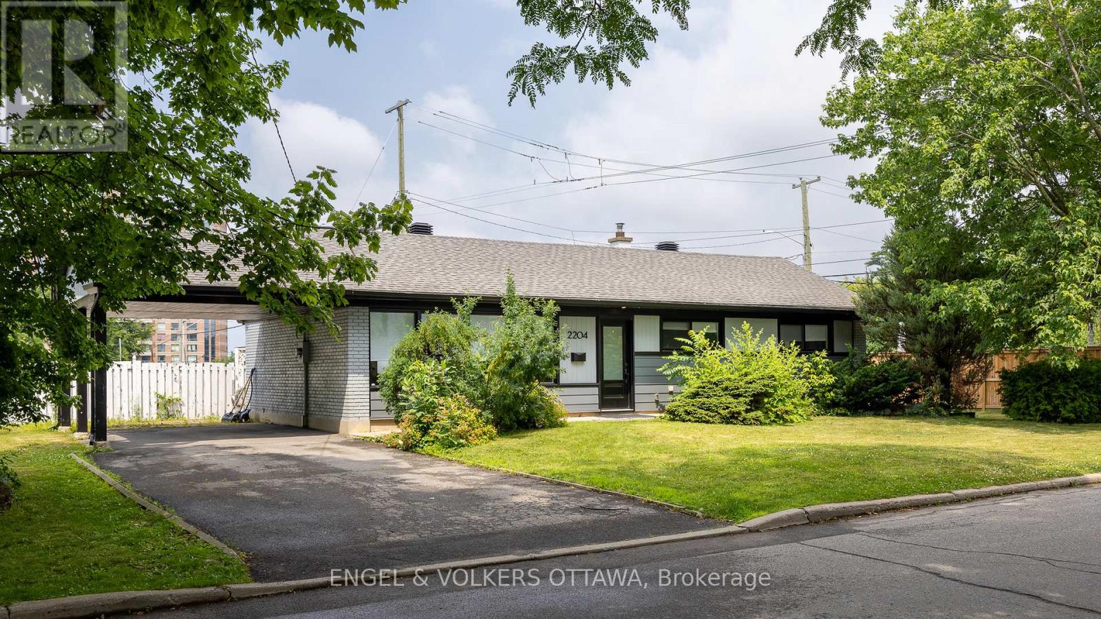 Property at 2204 UTAH STREET image 3