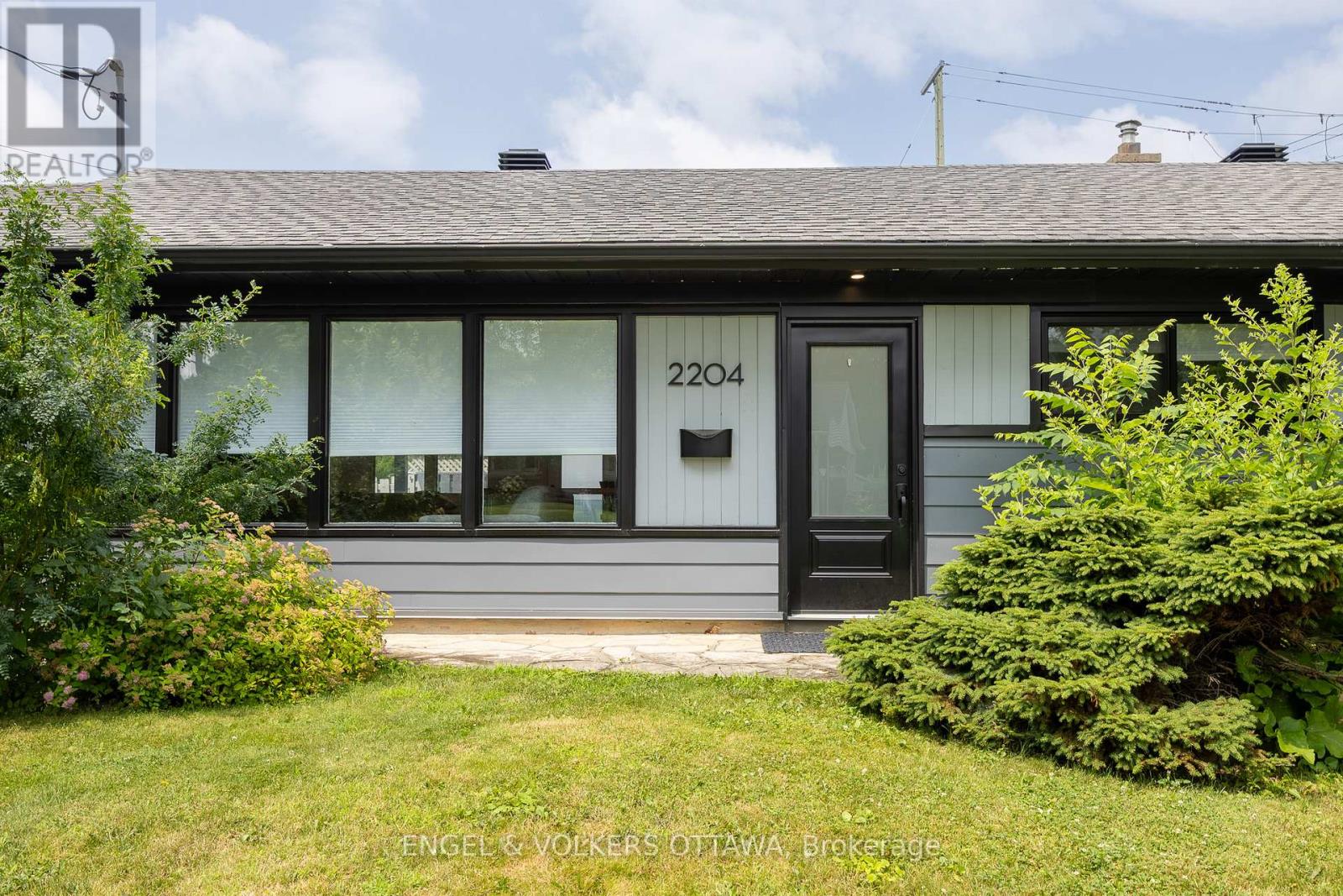 Property at 2204 UTAH STREET image 4