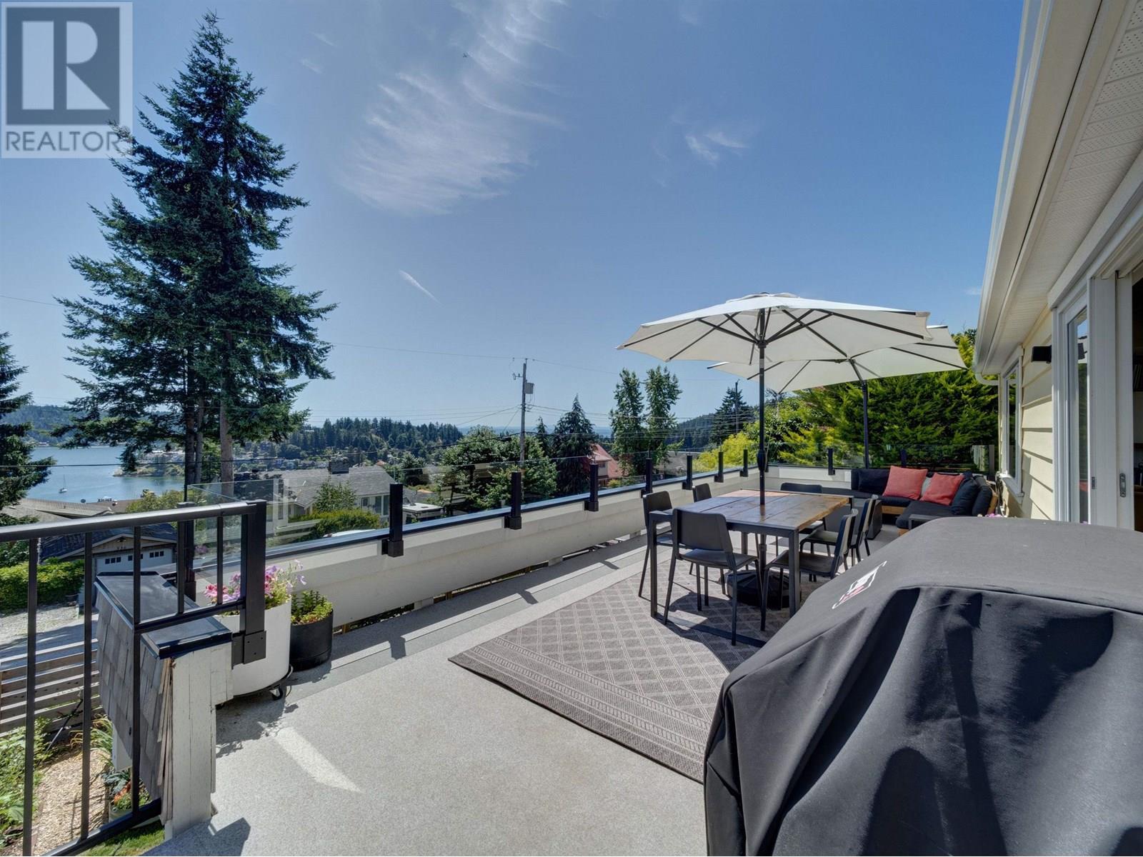 Property at 543 SARGENT ROAD image 3