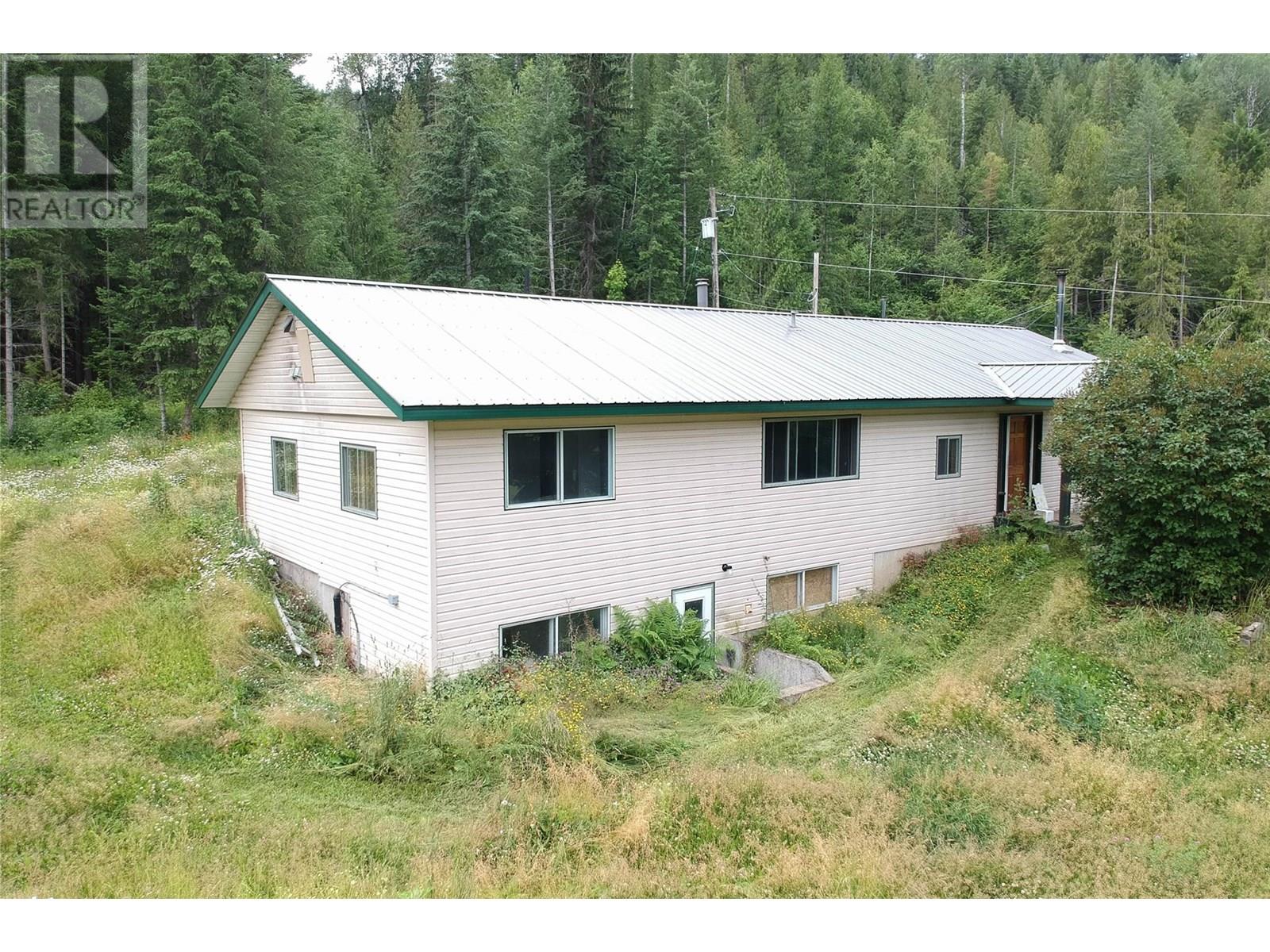 Property at 1538 Highway 6 image 4