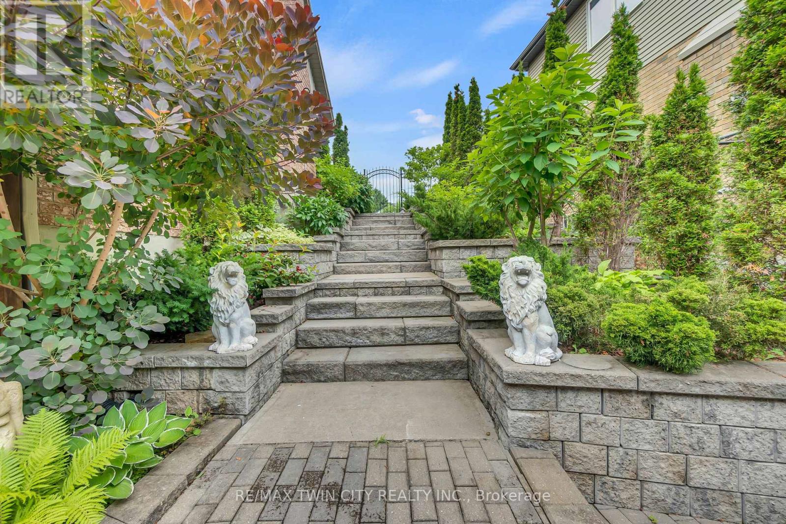 Property at 107 CHANDOS DRIVE image 4