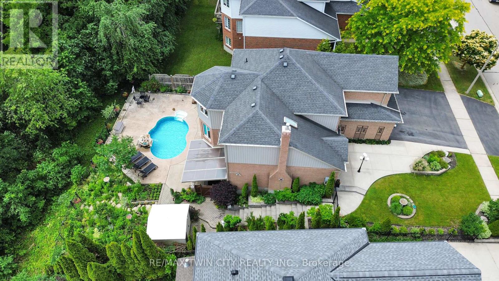 Property at 107 CHANDOS DRIVE image 3