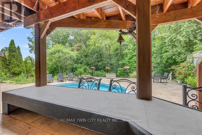 Property at 107 CHANDOS DRIVE image 5