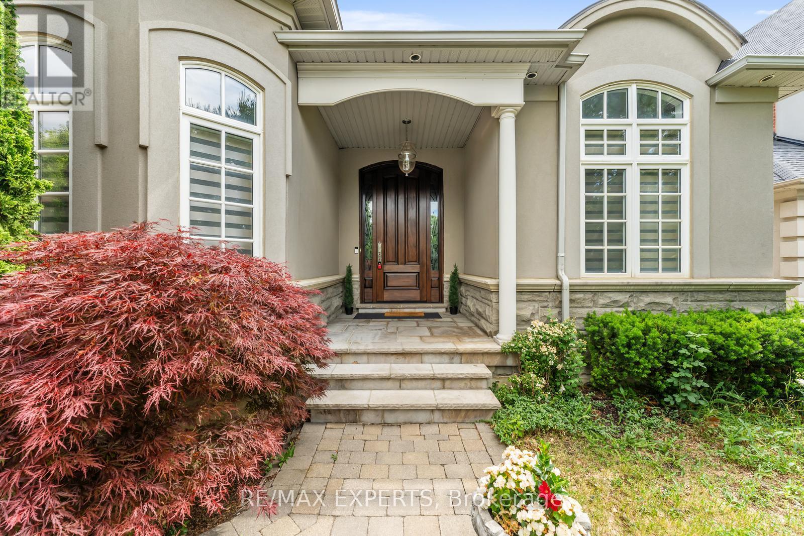 Property at 21 RAINBOW'S END image 4