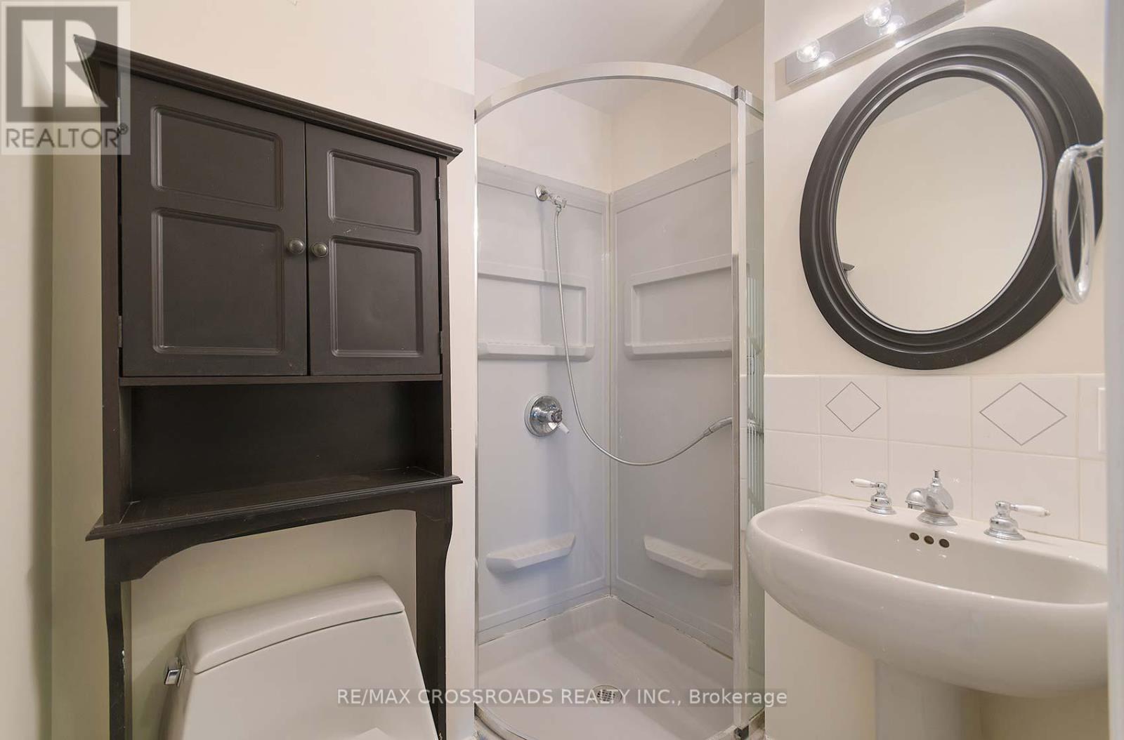 17 Brownridge Crescent, Toronto, Ontario  M9V 4M5 - Photo 16 - W12259078